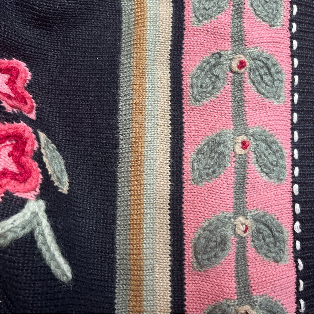 90s  Susan Bristol Black Sweater with Pink Floral Design - Picture 9 of 9